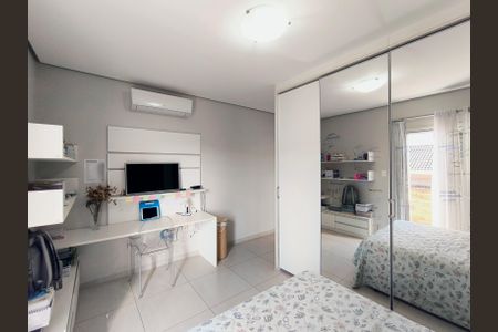 Casa de condomínio à venda com 510m², 4 quartos e 6 vagasSuíte 2