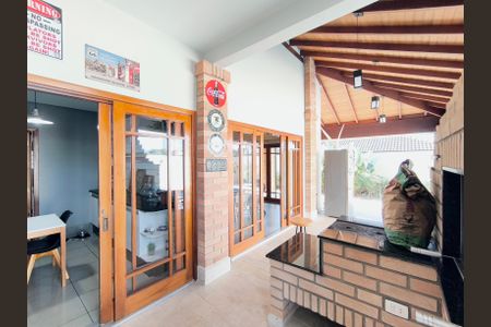 Casa de condomínio à venda com 510m², 4 quartos e 6 vagasChurrasqueira