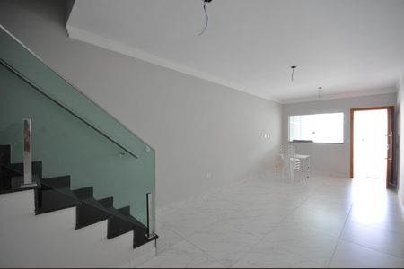 Casa à venda com 120m², 3 quartos e 2 vagasSala