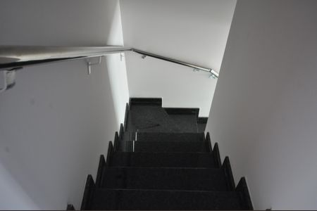 Casa à venda com 120m², 3 quartos e 2 vagasEscada