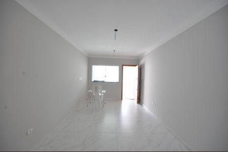 Casa à venda com 120m², 3 quartos e 2 vagasSala