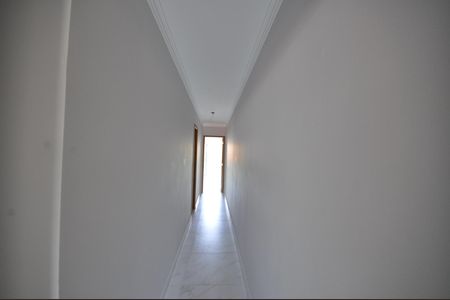 Casa à venda com 120m², 3 quartos e 2 vagasCorredor