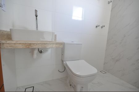 Casa à venda com 120m², 3 quartos e 2 vagasBanheiro da Suíte 1