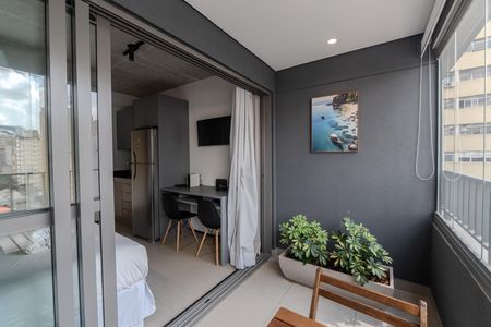Studio à venda com 24m², 1 quarto e sem vaga Studio à venda com 24m², 1 quarto e sem vagaSacada
