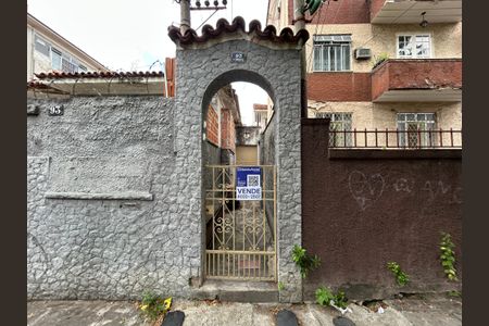 Apartamento à venda com 92m², 2 quartos e sem vagaFachada + plaquinha