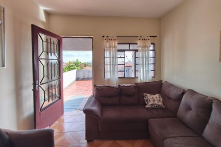 Casa à venda com 300m², 2 quartos e 1 vagaSala