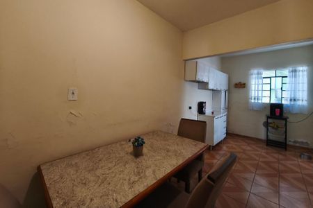 Casa à venda com 300m², 2 quartos e 1 vagaSala de Jantar