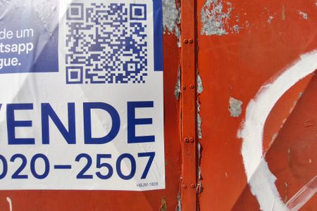 Casa à venda com 300m², 2 quartos e 1 vagaPLACA INSTALADA NA FACHADA