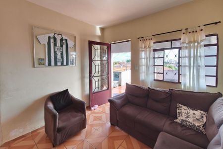 Casa à venda com 300m², 2 quartos e 1 vagaSala