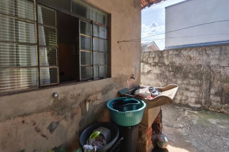 Casa à venda com 300m², 2 quartos e 1 vagaÁrea de Serviço