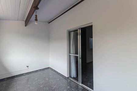 Casa para alugar com 4 quartos, 218m² em Jardim Nove de Julho, São Paulo