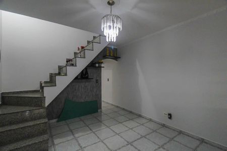 Casa para alugar com 4 quartos, 218m² em Jardim Nove de Julho, São Paulo