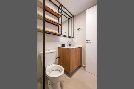 Banheiro de kitnet/studio para alugar com 1 quarto, 26m² em Pinheiros, São Paulo