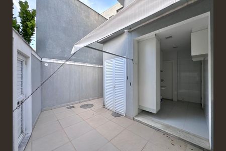 Casa de condomínio à venda com 290m², 4 quartos e 3 vagasÁrea externa