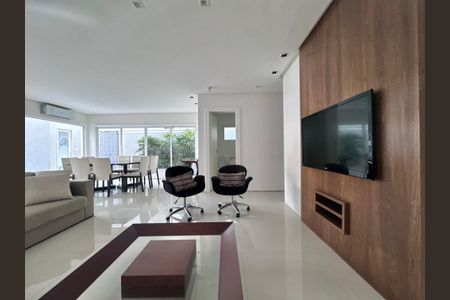 Casa de condomínio à venda com 290m², 4 quartos e 3 vagasSala