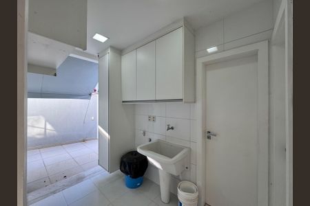 Casa de condomínio à venda com 290m², 4 quartos e 3 vagasÁrea de Serviço