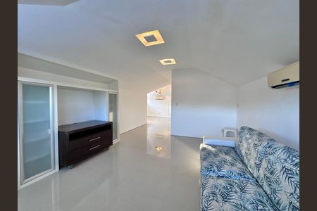 Casa de condomínio à venda com 290m², 4 quartos e 3 vagasSótão