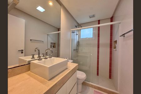 Casa de condomínio à venda com 290m², 4 quartos e 3 vagasSuíte 3 - Banheiro