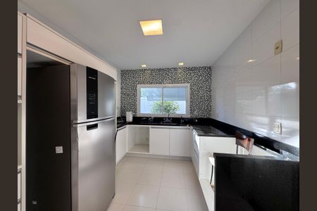 Casa de condomínio à venda com 290m², 4 quartos e 3 vagasCozinha