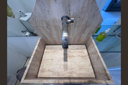 Casa de condomínio à venda com 290m², 4 quartos e 3 vagasLavabo
