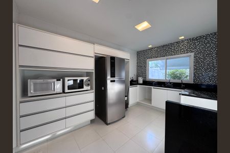 Casa de condomínio à venda com 290m², 4 quartos e 3 vagasCozinha