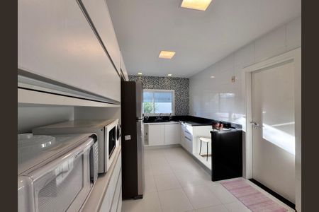 Casa de condomínio à venda com 290m², 4 quartos e 3 vagasCozinha