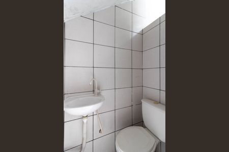 Casa para alugar com 80m², 2 quartos e 2 vagas Casa para alugar com 80m², 2 quartos e 2 vagasBanheiro da Garagem