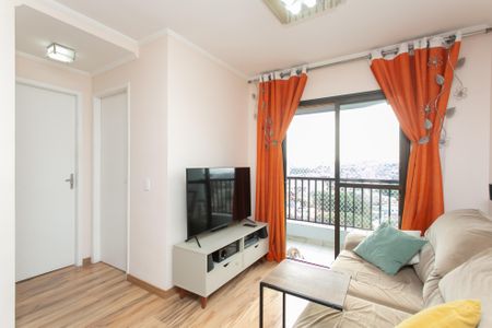 Sala  de apartamento à venda com 2 quartos, 56m² em Itaquera, São Paulo