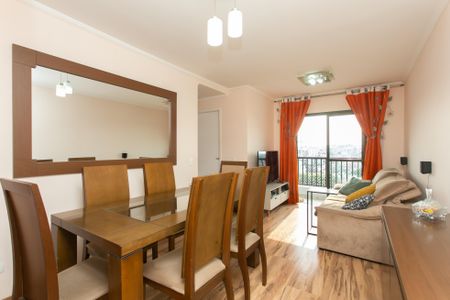 Sala  de apartamento à venda com 2 quartos, 56m² em Itaquera, São Paulo