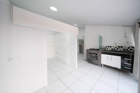 Kitnet de casa para alugar com 1 quarto, 30m² em Vila Santana, São Paulo