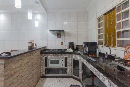 Casa à venda com 102m², 4 quartos e 1 vaga Casa à venda com 102m², 4 quartos e 1 vagaCozinha