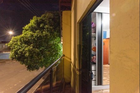 Casa à venda com 102m², 4 quartos e 1 vaga Casa à venda com 102m², 4 quartos e 1 vagaVaranda do Quarto 2