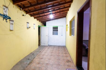 Casa à venda com 102m², 4 quartos e 1 vaga Casa à venda com 102m², 4 quartos e 1 vagaVaranda