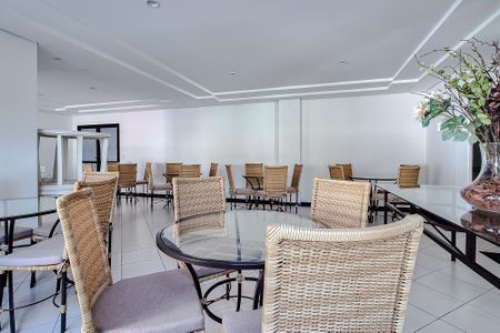 Apartamento à venda com 58m², 2 quartos e 1 vagaÁrea comum