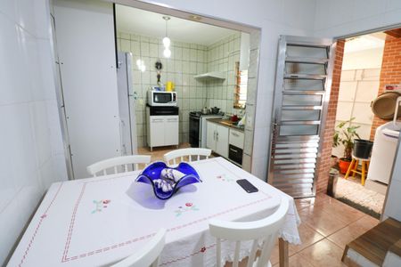 Casa para alugar com 90m², 4 quartos e sem vaga