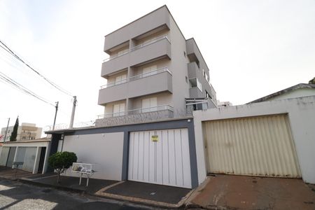 Apartamento para alugar com 70m², 2 quartos e 1 vagaFachada