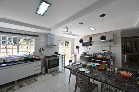 Casa para alugar com 260m², 5 quartos e 2 vagasCozinha