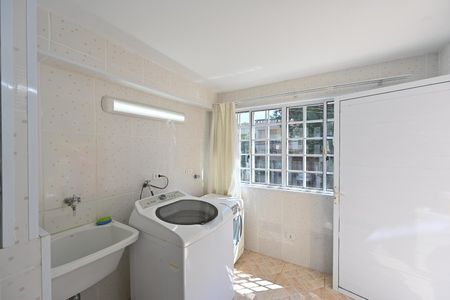 Casa para alugar com 260m², 5 quartos e 2 vagasLavanderia