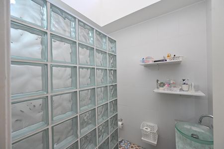 Casa para alugar com 260m², 5 quartos e 2 vagasBanheiro Social 2