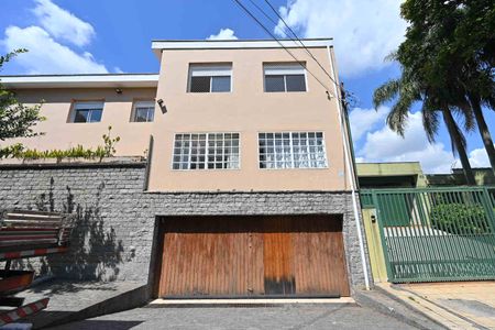 Casa para alugar com 260m², 5 quartos e 2 vagasFachada