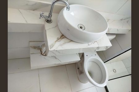 Apartamento para alugar com 43m², 2 quartos e sem vagaBanheiro