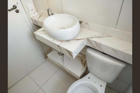 Apartamento para alugar com 43m², 2 quartos e sem vagaBanheiro