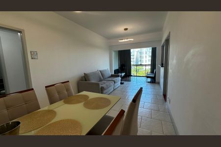Sala de apartamento para alugar com 1 quarto, 72m² em Barra da Tijuca, Rio de Janeiro