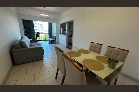 Sala de apartamento para alugar com 1 quarto, 72m² em Barra da Tijuca, Rio de Janeiro