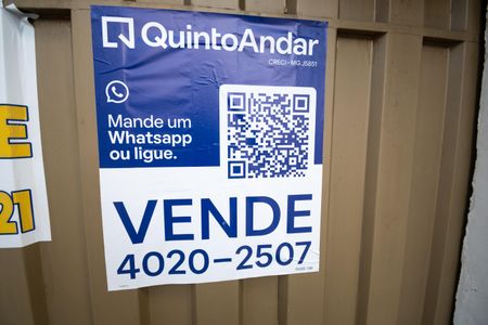 Casa à venda com 207m², 3 quartos e 2 vagasFachada