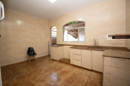 Casa à venda com 207m², 3 quartos e 2 vagasCozinha