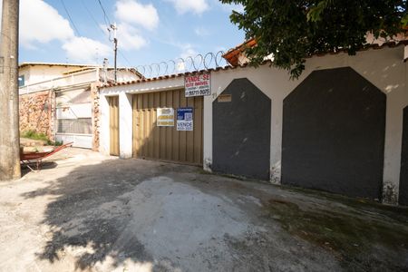 Casa à venda com 207m², 3 quartos e 2 vagasFachada