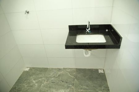 Casa à venda com 140m², 3 quartos e 2 vagasBanheiro Suíte 2 