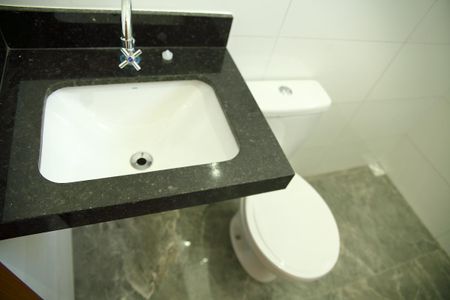 Casa à venda com 140m², 3 quartos e 2 vagasBanheiro Suíte 1 