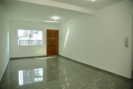 Casa à venda com 140m², 3 quartos e 2 vagasSala
